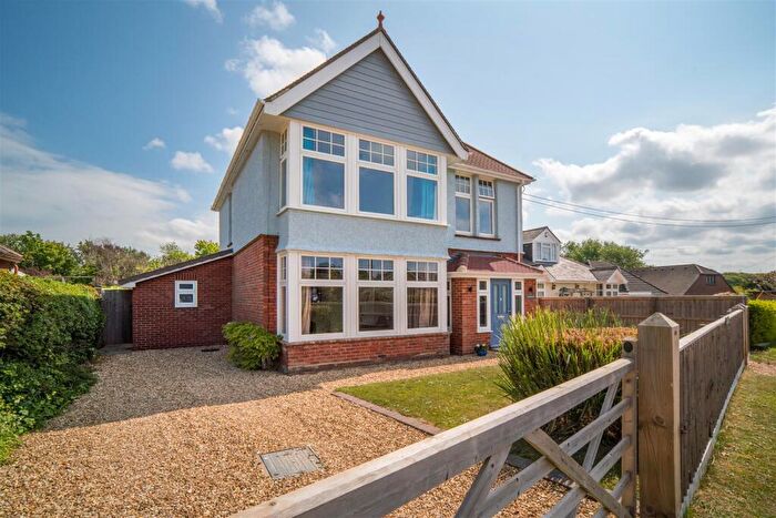 3 Bedroom Detached House For Sale In Freshwater Bay, Isle Of Wight, PO40