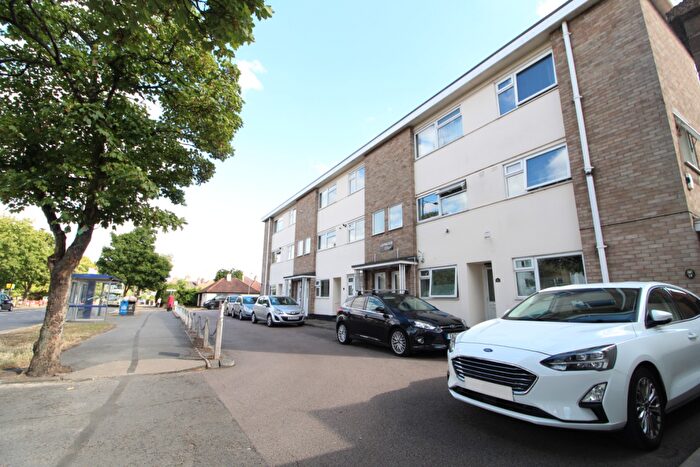 2 Bedroom Flat To Rent In Lapwater Court, London Road, Leigh-on-Sea, SS9