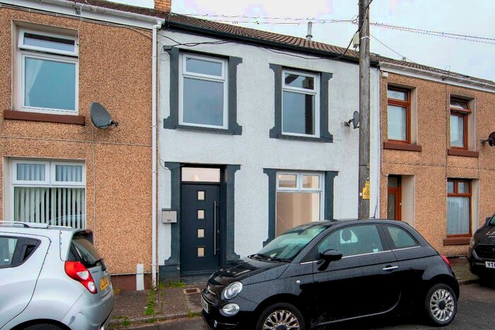 3 Bedroom Terraced House To Rent In Bedlinog Terrace, Bedlinog, Treharris, CF46