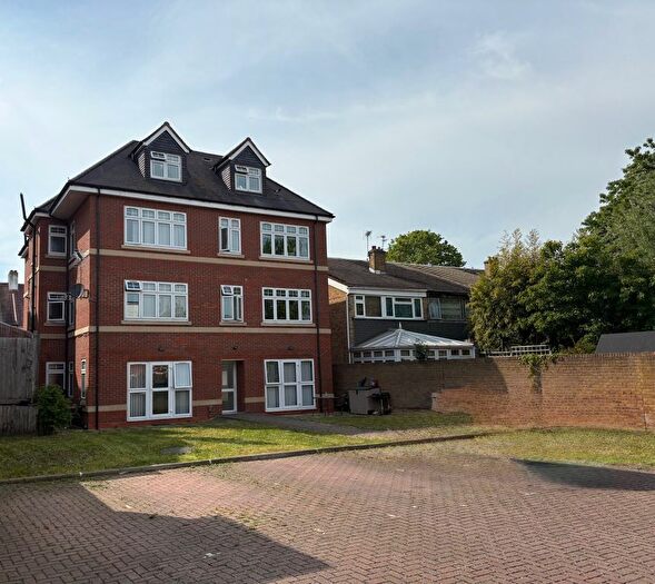 1 Bedroom Flat To Rent In Whitton Road, Hounslow, TW3