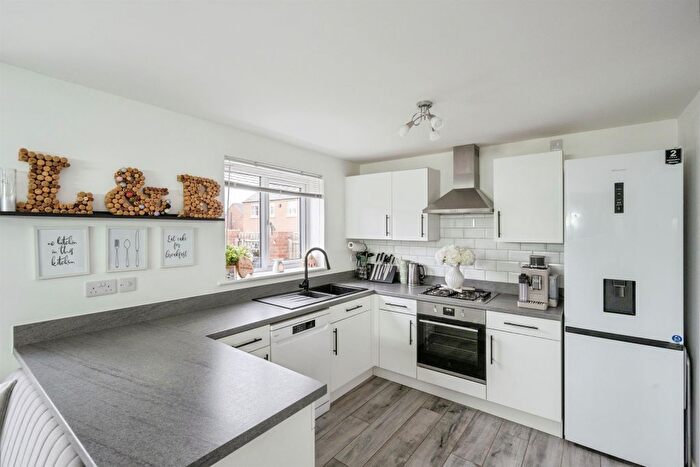 4 Bedroom Detached House For Sale In Stayers Road, Bessacarr, Doncaster, DN4