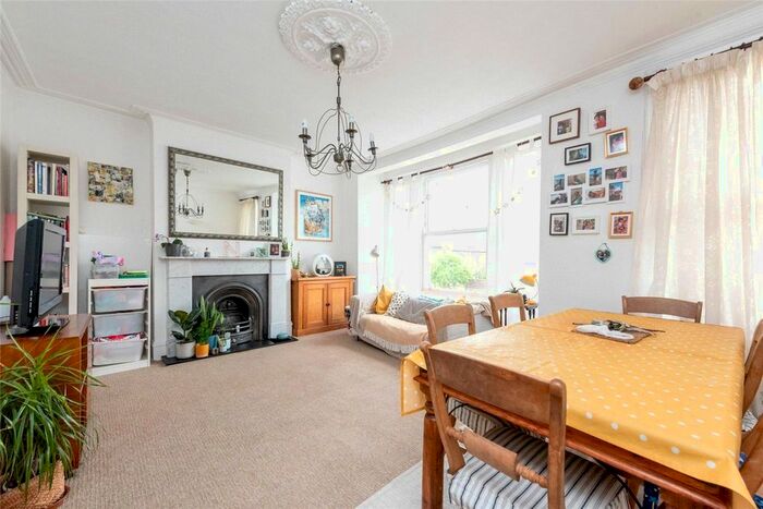 2 Bedroom Flat To Rent In Radcliffe Avenue, London NW10