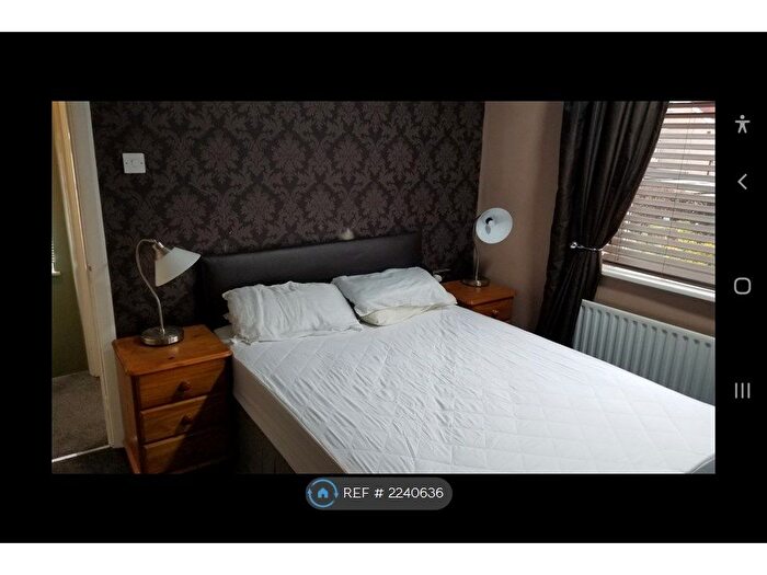 1 Bedroom Flat To Rent In Dorset Avenue, Hayes, UB4