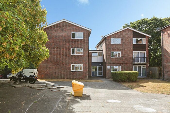 3 Bedroom Flat For Sale In Homer Close, Gosport, PO13