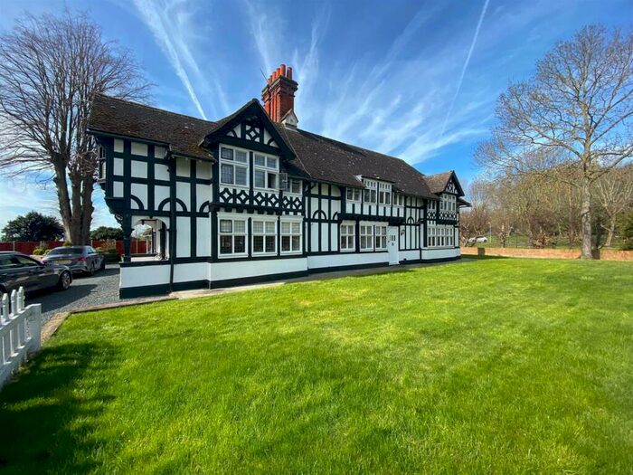 5 Bedroom Detached House To Rent In Great Warley Street, Great Warley, Brentwood, CM13