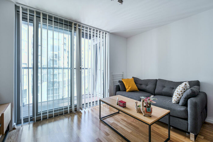 1 Bedroom Flat To Rent In Atrium Heights, Greenwich Creekside, SE8