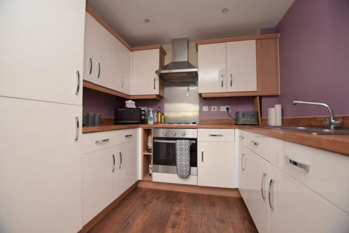 2 Bedroom Flat To Rent In Willow Way, Whinmoor, Leeds LS14