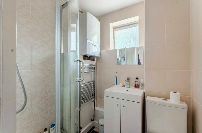 2 Bedroom Flat To Rent In Clare Court, Bloomsbury, London, WC1H