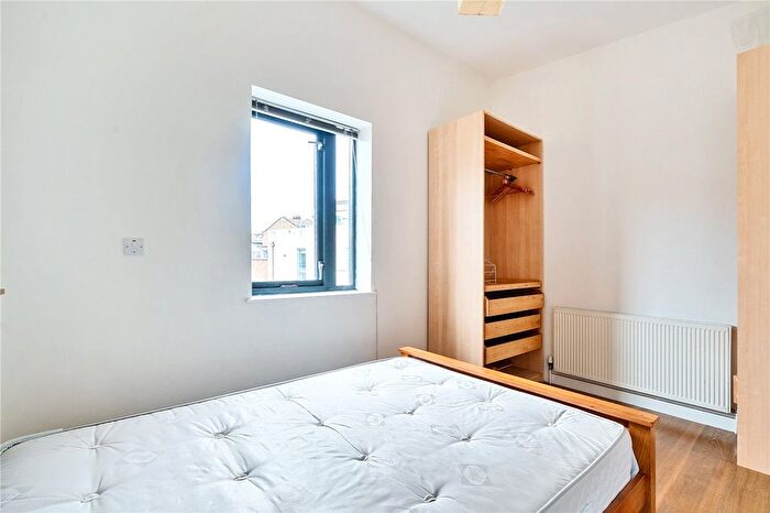 1 Bedroom Flat For Sale In Bird In Hand Mews, London, SE23