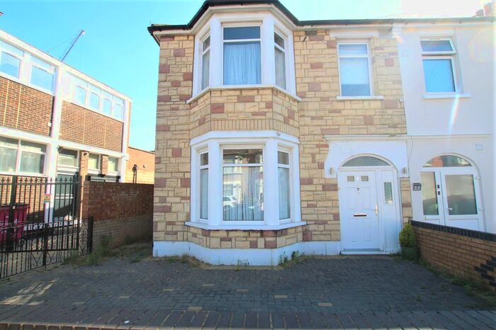 4 Bedroom End Of Terrace House To Rent In Highbury Gardens, Ilford, IG3