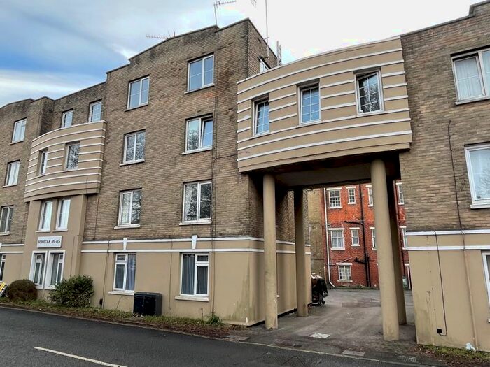 1 Bedroom Flat To Rent In Sea Front, Hayling Island, PO11