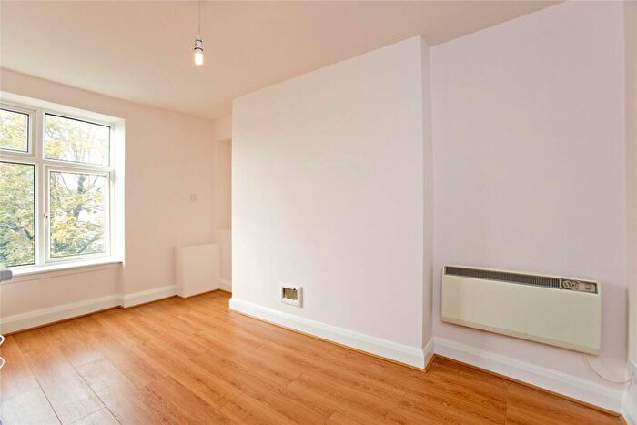 Studio To Rent In Upper Street, Islington, N1