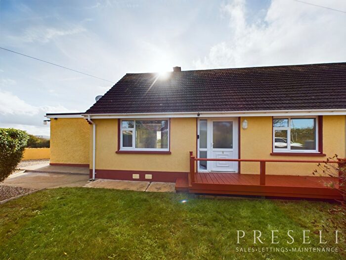 2 Bedroom Semi-Detached Bungalow To Rent In Min Y Rhos, Llanwnda, Goodwick, SA64
