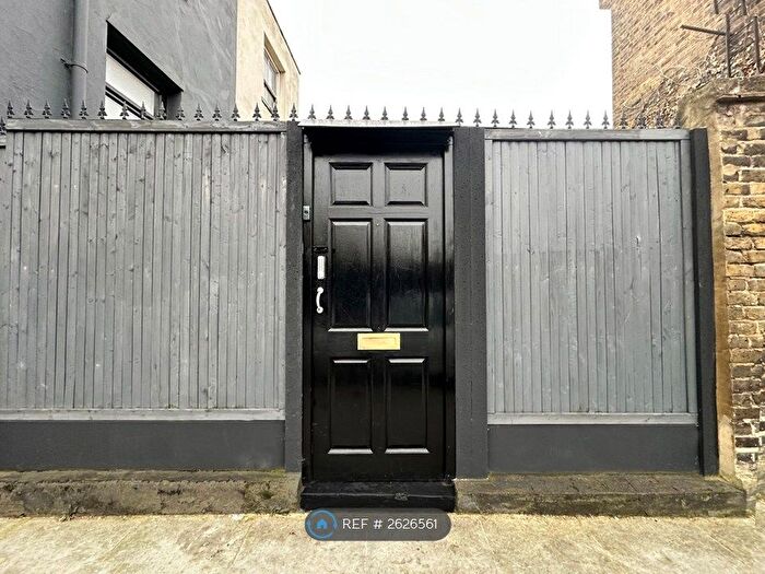 1 Bedroom Flat To Rent In Daneville Road, London, SE5