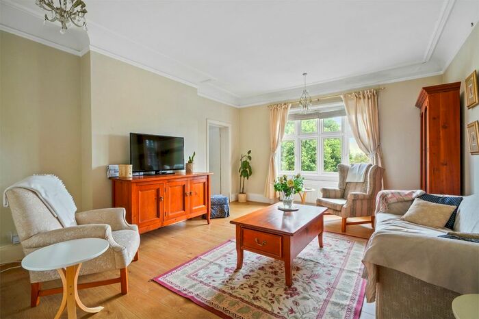 1 Bedroom Flat To Rent In Charlbury Grove, Ealing, W5