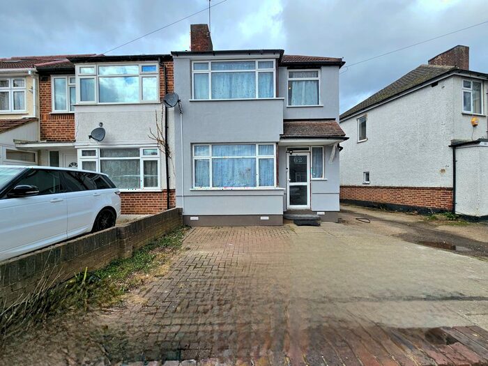 3 Bedroom Semi Detached House For Sale In Hadley Gardens, Southall, Greater London, UB2