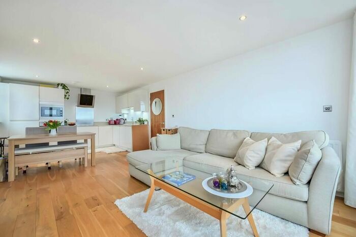 1 Bedroom Flat To Rent In Rainhill Way, London, E3