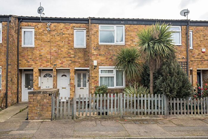2 Bedroom Flat For Sale In London, UB8