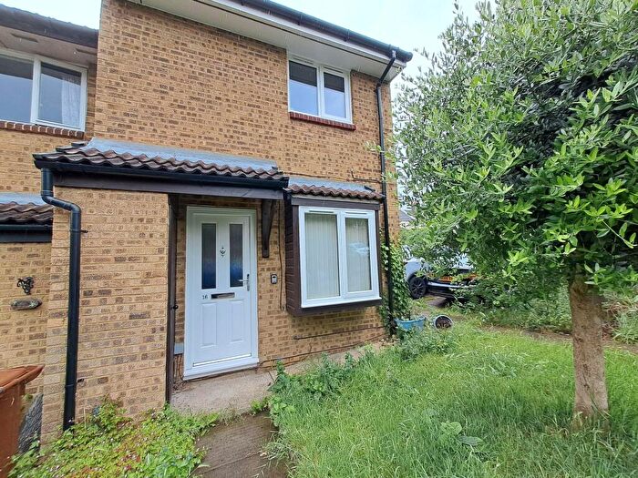 1 Bedroom End Of Terrace House To Rent In Oliver Close, Chatham, ME4