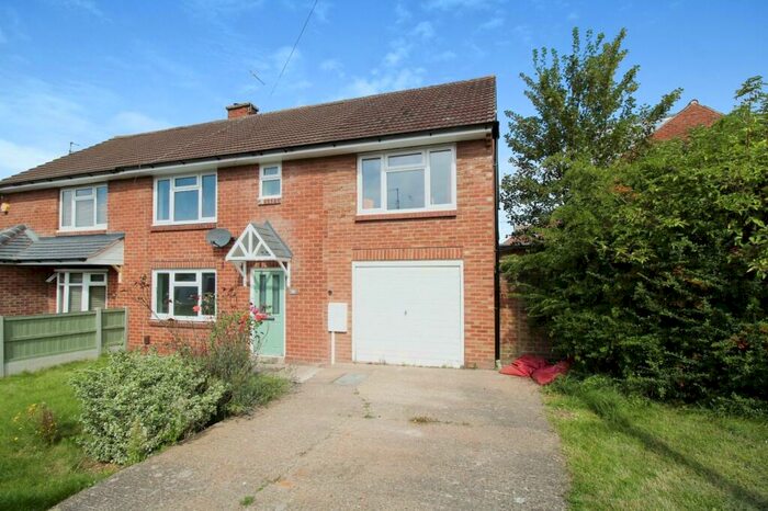 4 Bedroom Semi-Detached House To Rent In Rawlinson Road, Leamington Spa, Warwickshire, CV32