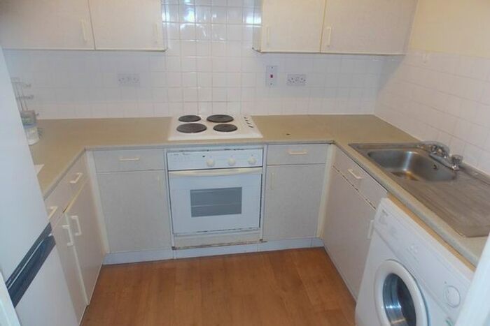 1 Bedroom Flat To Rent In Ashdown Court, Harts Lane, Barking, IG11
