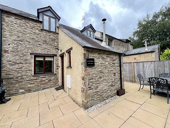 2 Bedroom Cottage To Rent In Llanllawddog, Carmarthen, Carmarthenshire, SA32
