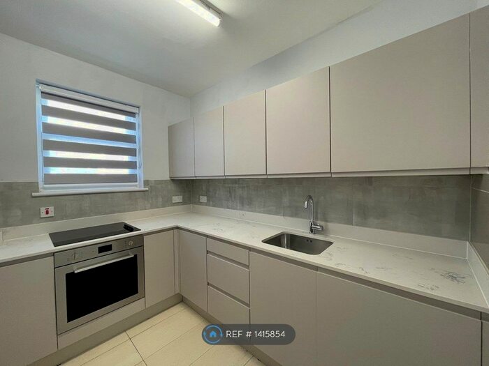 2 Bedroom Flat To Rent In Hornsey Road, London, N19