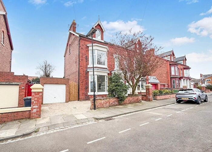 5 Bedroom Semi Detached House For Sale In Hutton Avenue, Hartlepool, TS26