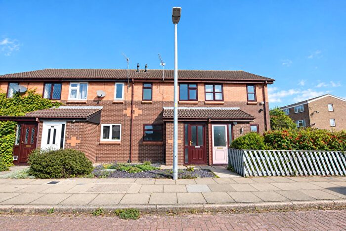 2 Bedroom Terraced House For Sale In Waterside Drive, Grimsby, DN31