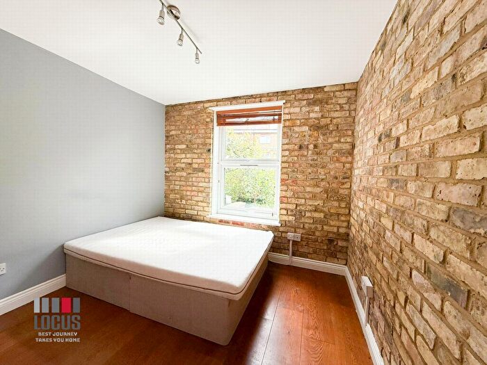 2 Bedroom Flat To Rent In Hermitage Road, London, N4