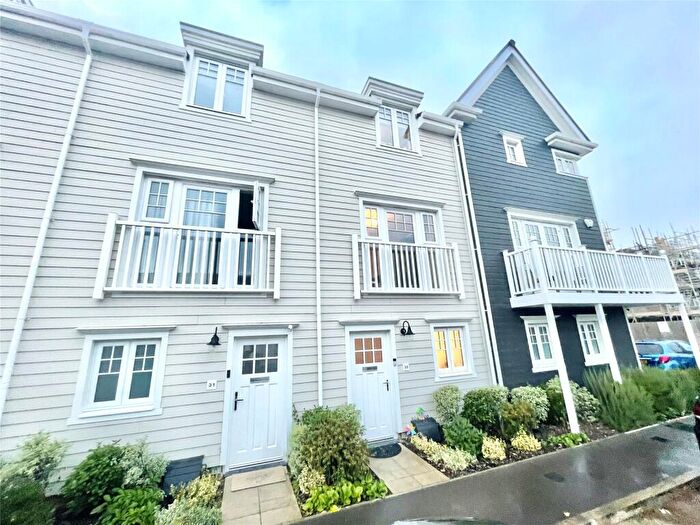 4 Bedroom Town House To Rent In Sunapee Road, Reading, Berkshire, RG2