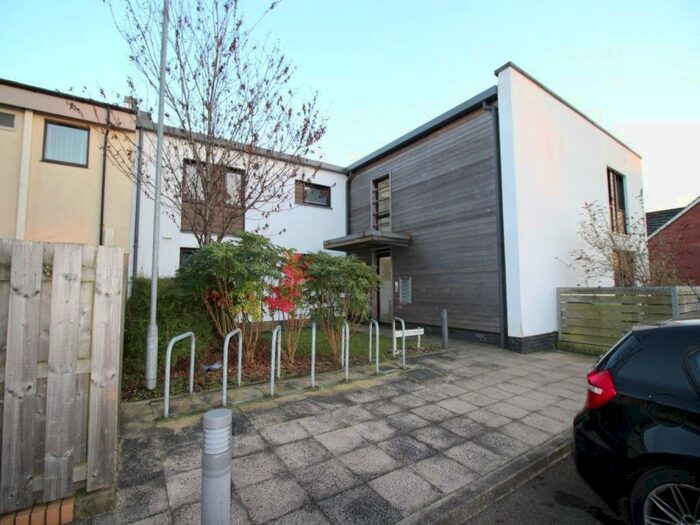 2 Bedroom Flat To Rent In The Courtyard, Beggarwood, Basingstoke, Hampshire, RG22