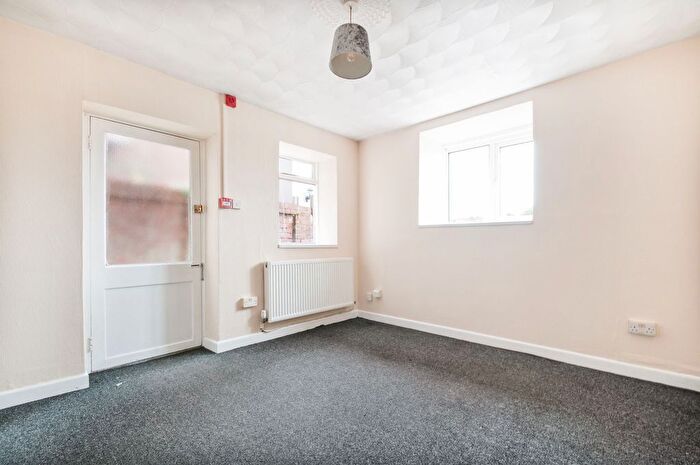 1 Bedroom Studio To Rent In Ombersley Road, Newport, NP20
