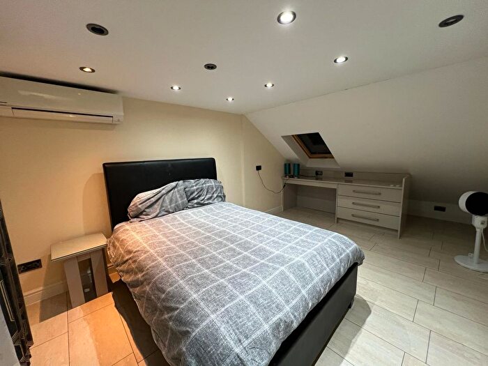 2 Bedroom Flat To Rent In Ilford, IG1