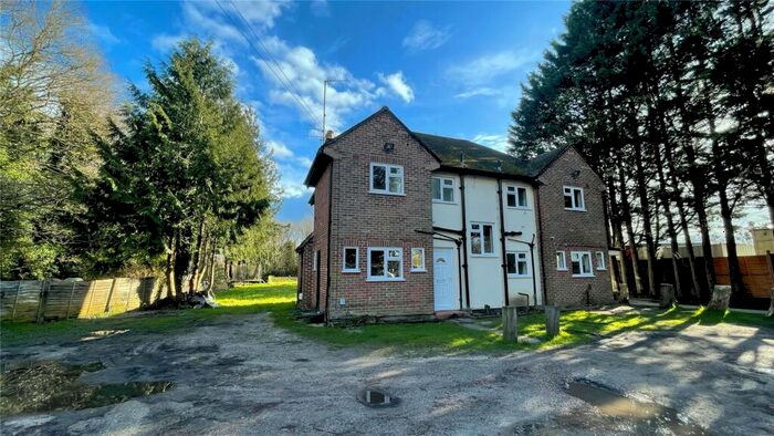 4 Bedroom Detached House To Rent In Smarts Heath Lane, Woking, Surrey, GU22