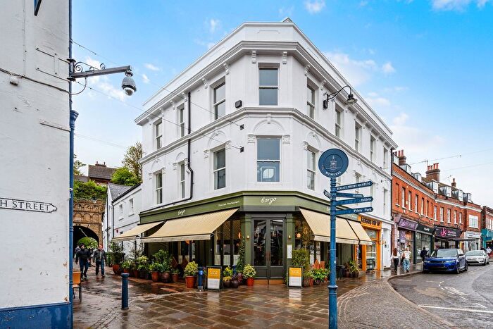 1 Bedroom Flat For Sale In Madison House, Reigate, RH2