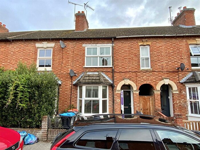 2 Bedroom Terraced House For Sale In Bury Avenue, Newport Pagnell, MK16