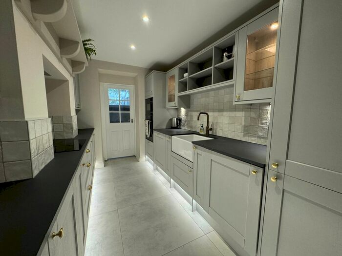 4 Bedroom Town House To Rent In High Street, Menai Bridge, LL59