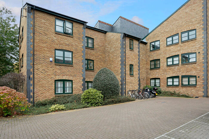 2 Bedroom Flat To Rent In Hertford Lock House, Victoria Park, E3