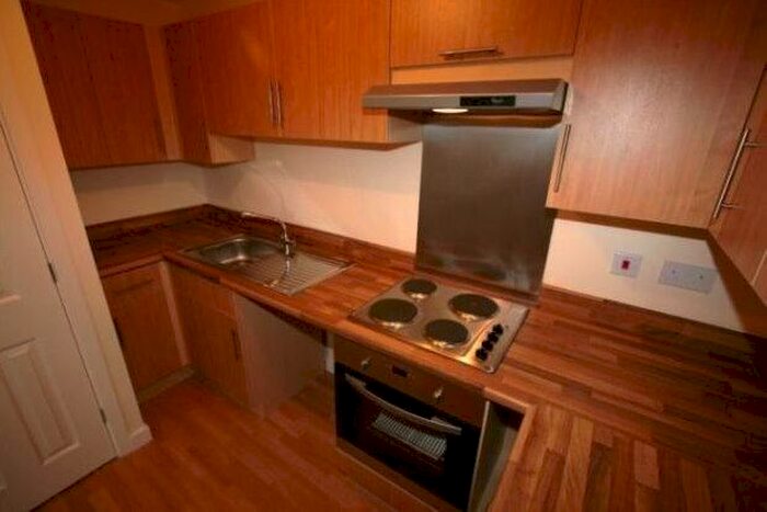 2 Bedroom Flat To Rent In Water Reed Grove, Walsall, WS2
