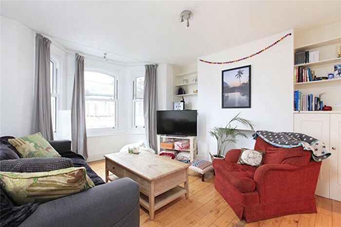 3 Bedroom Maisonette To Rent In Ballater Road, Brixton, SW2