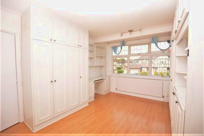 4 Bedroom Semi-Detached House For Sale In Rowlands Avenue, Pinner, HA5