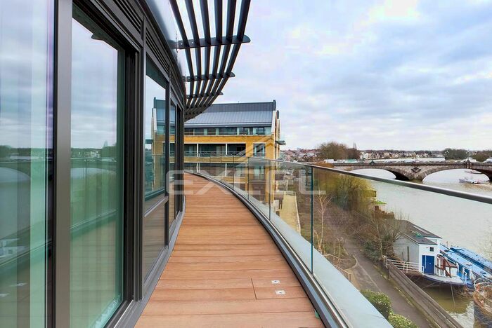 3 Bedroom Flat To Rent In Quayside House, Kew Bridge Road, Brentford, TW8