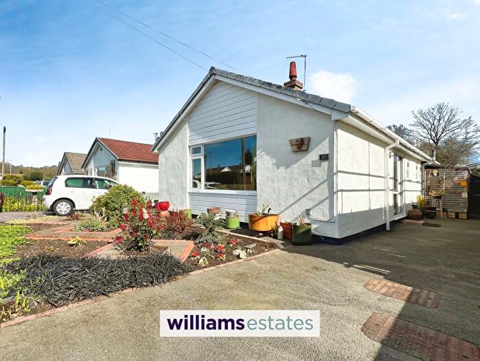 2 Bedroom Detached Bungalow For Sale In Ffordd Pennant, Mold, CH7