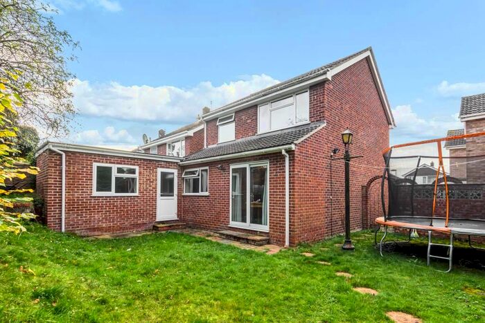 4 Bedroom Detached House To Rent In Hamble Drive, Abingdon OX14