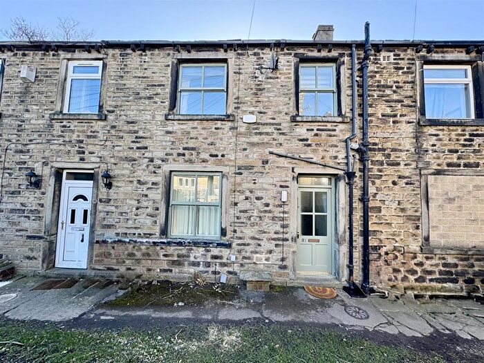 2 Bedroom Terraced House For Sale In Westgate, Almondbury, Huddersfield, HD5