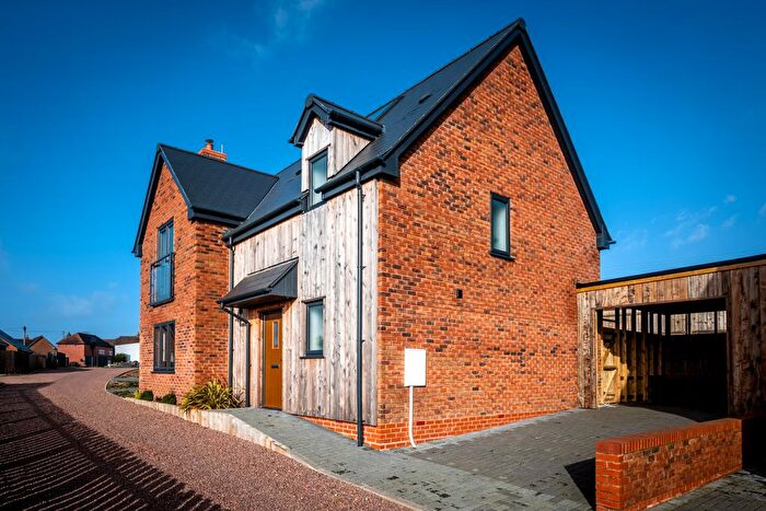 3 Bedroom Detached House For Sale In Clows Top, Worcestershire, DY14