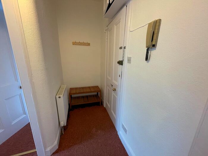 1 Bedroom Flat To Rent In Wardlaw Place, Edinburgh, EH11