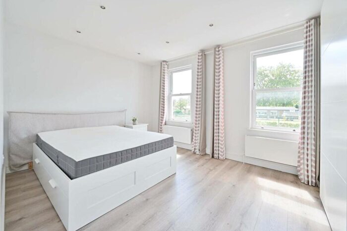 4 Bedroom House To Rent In Gomm Road, Rotherhithe, London, SE16