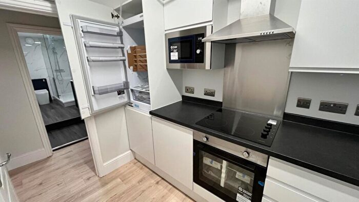 1 Bedroom Flat To Rent In Flat B Woodland Lane, Chapel Allerton, Leeds, LS7
